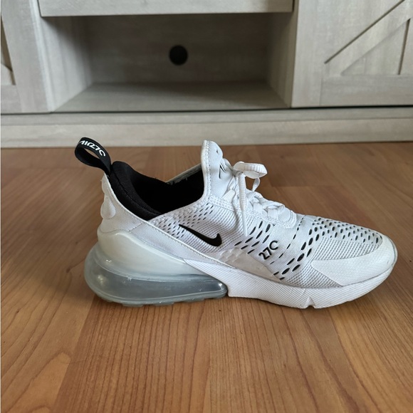 Women’s White Nike Air Max 270 - Picture 6 of 8